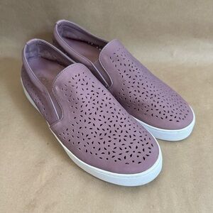 Vionic Splendid Lilac Midi Perforated slip-on sneakers. Size 9
